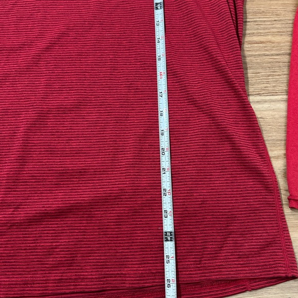 Nike Boys large Red Hooded Long Sleeve dri fit Shirt - Picture 6 of 9